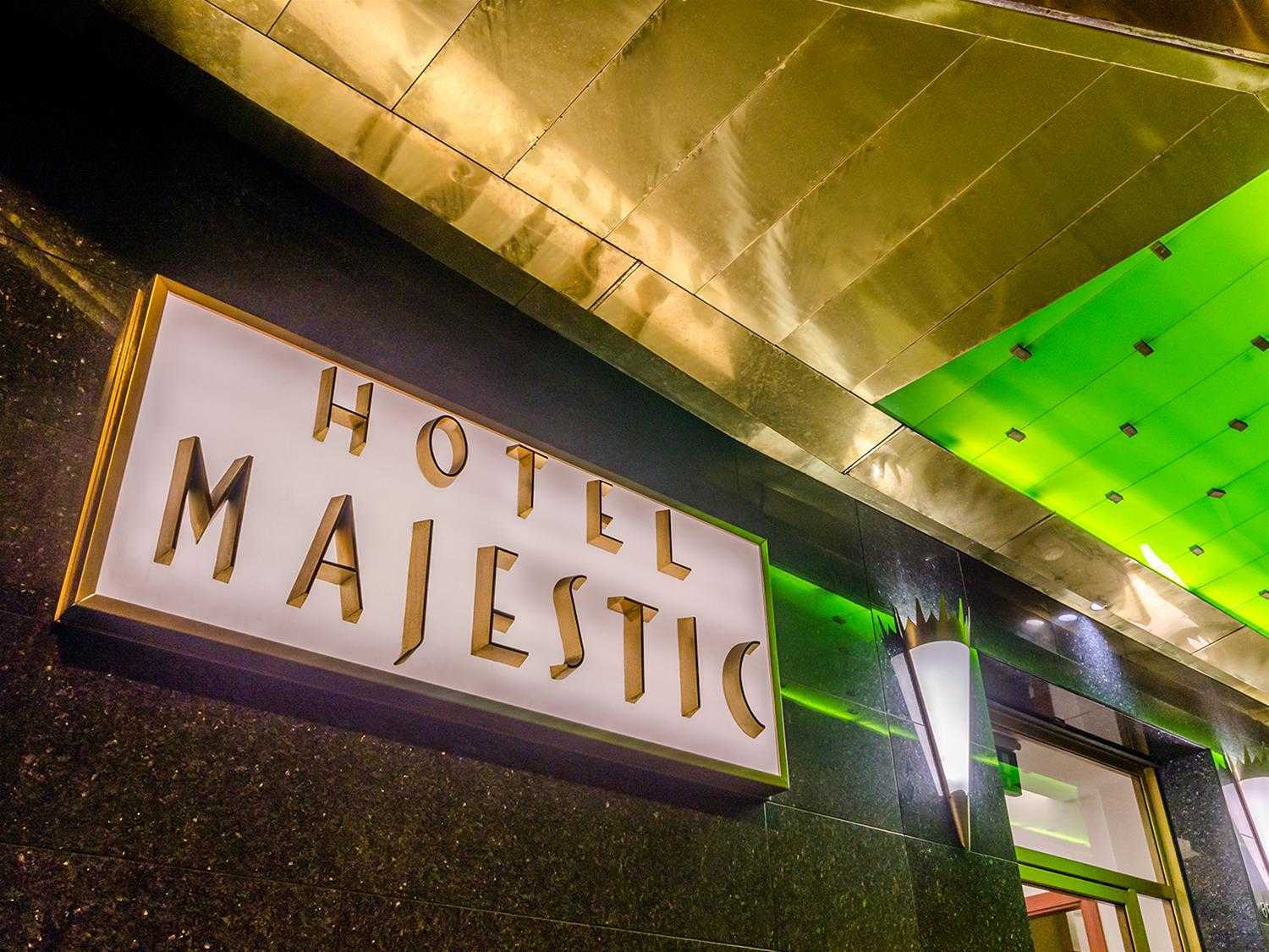 Готель Exe Majestic Неаполь Екстер'єр фото